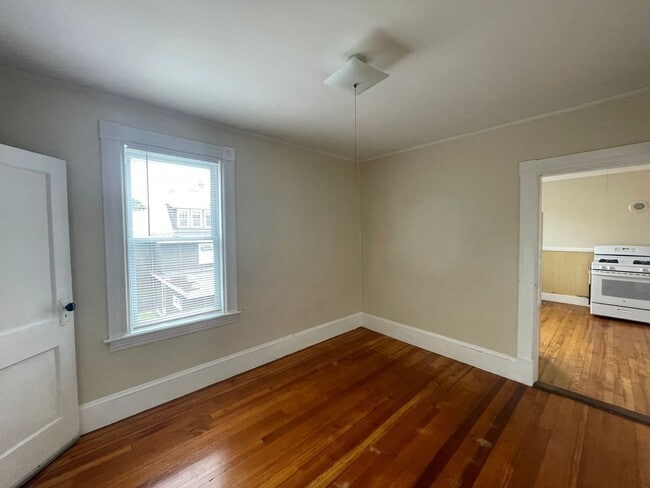 Building Photo - 68 Laval St