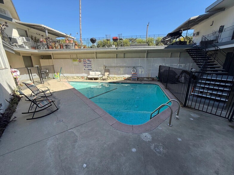 Building Photo - 4266 Fulton Ave