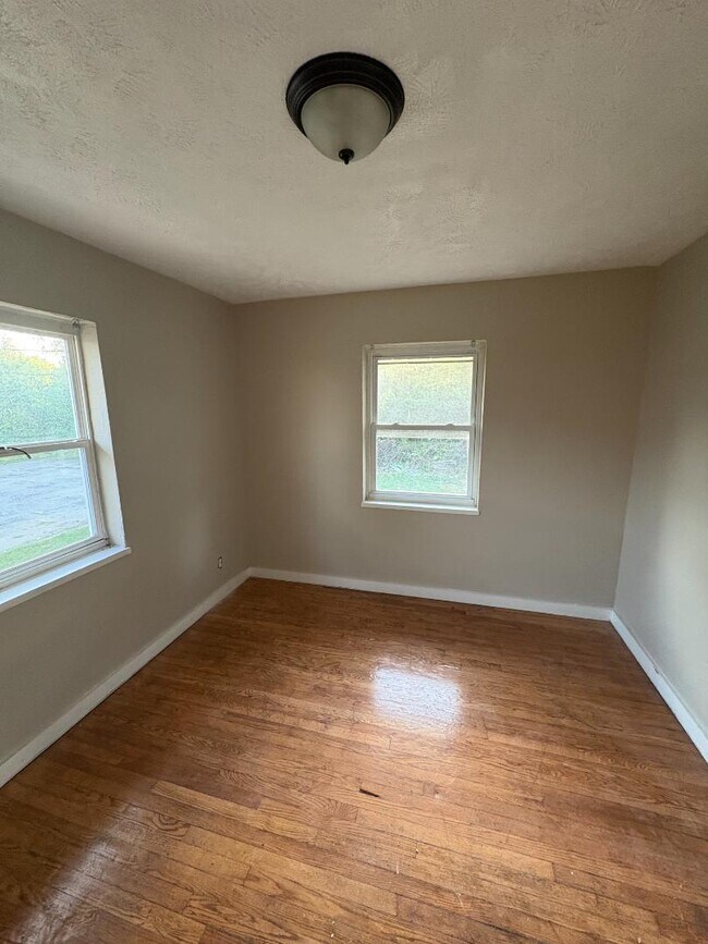 Building Photo - 1623 Harold Dr