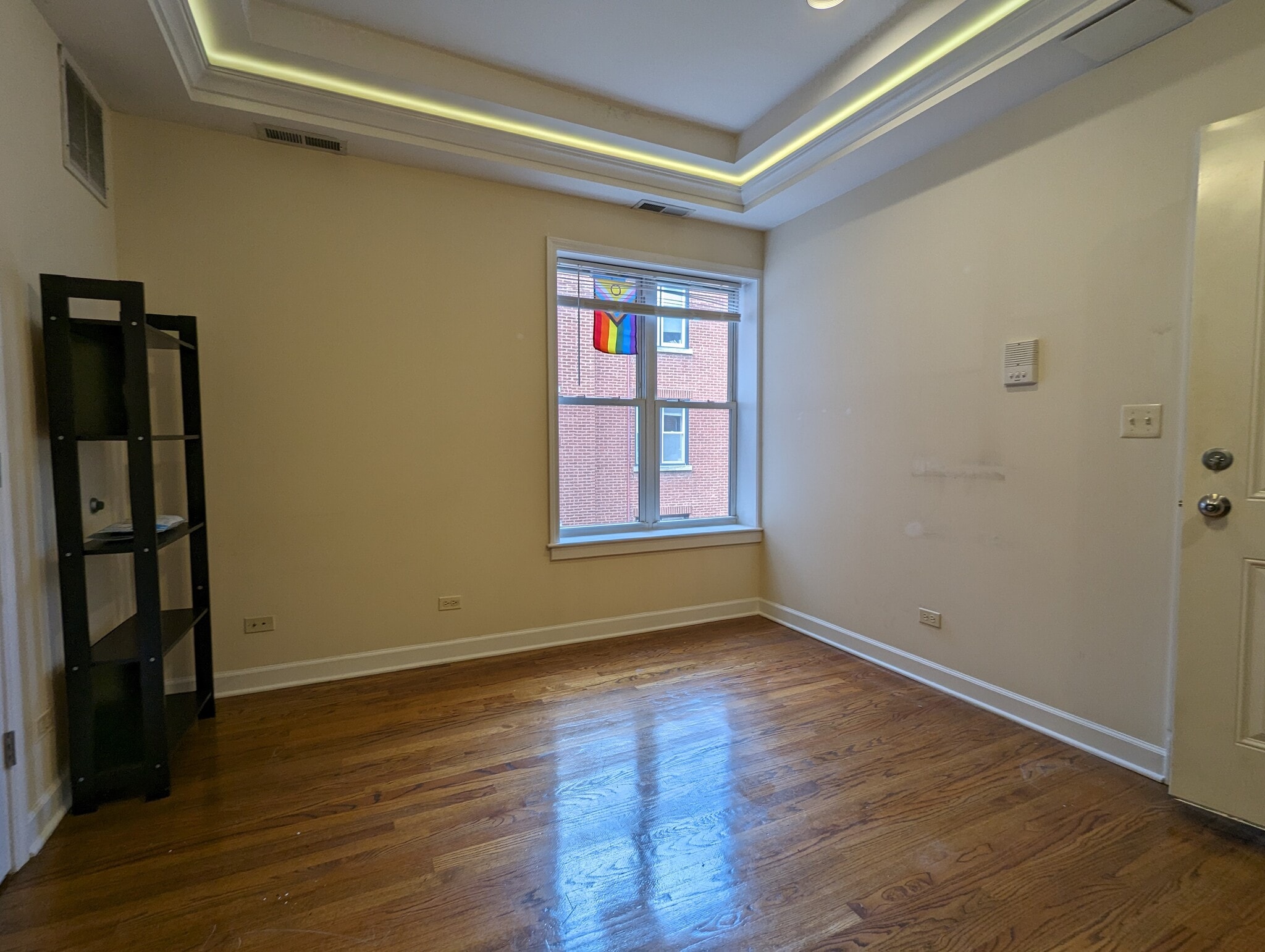 Building Photo - 850 W Cornelia Ave