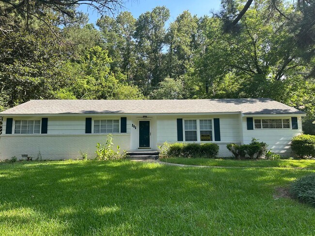 Primary Photo - 205 Wildwood Terrace