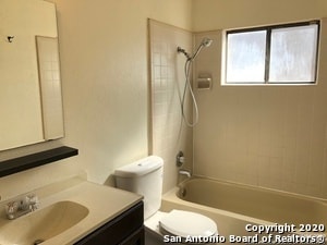 Building Photo - 2107 Crested Walk Dr