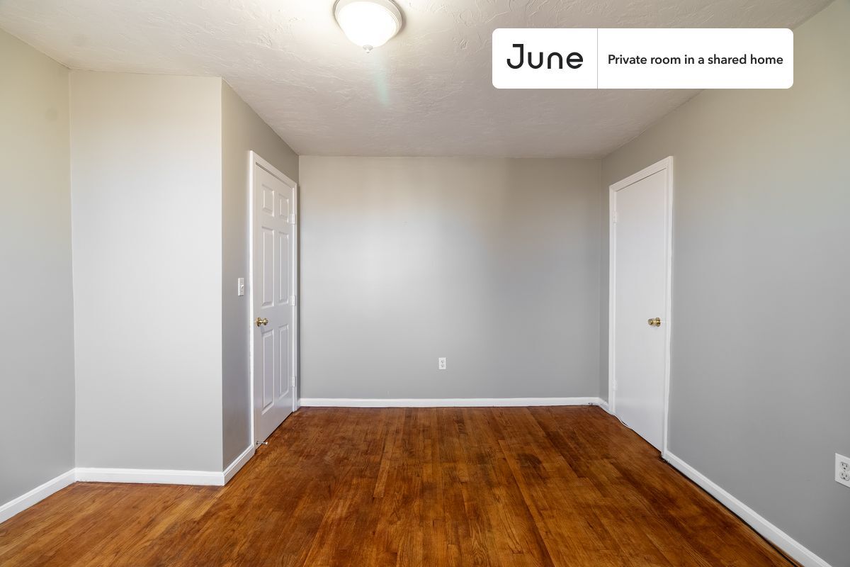 Building Photo - Room in Shared 4 bed/2 bath home