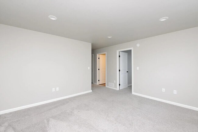 Building Photo - 2383 Eagle Vly Dr S