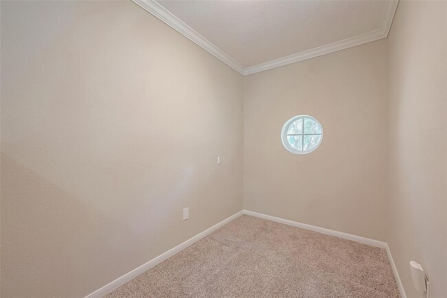 Building Photo - 1618 Savannah Dr