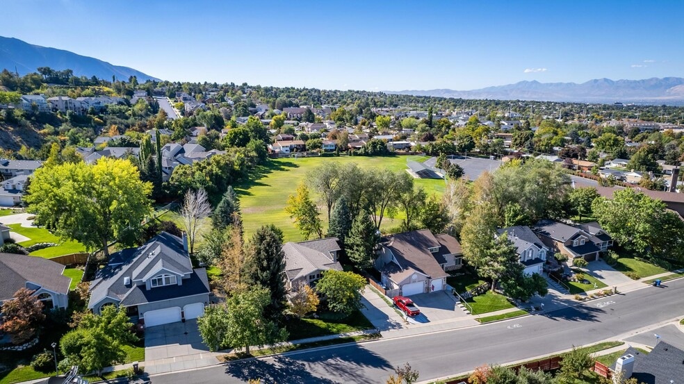 Building Photo - 2586 E 6710 S