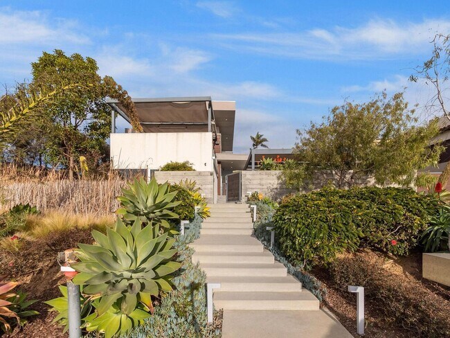 Building Photo - Solana Beach Paradise