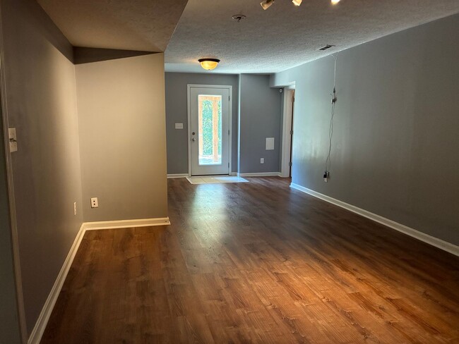 Building Photo - **ELIZABETHTOWN INDEPENDENT SCHOOL DISTRICT**