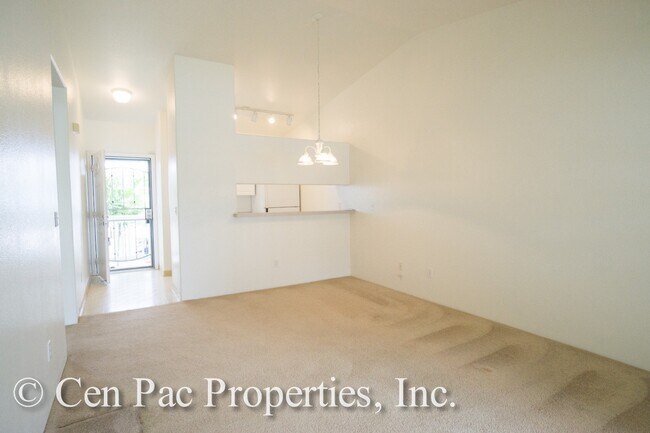 Building Photo - 2 Bed/2 Bath/ 2 Parking Stalls - Close to Waikele Shopping Center and Bus Line