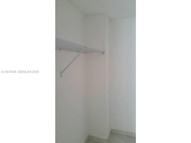 Building Photo - 2457 Collins Ave