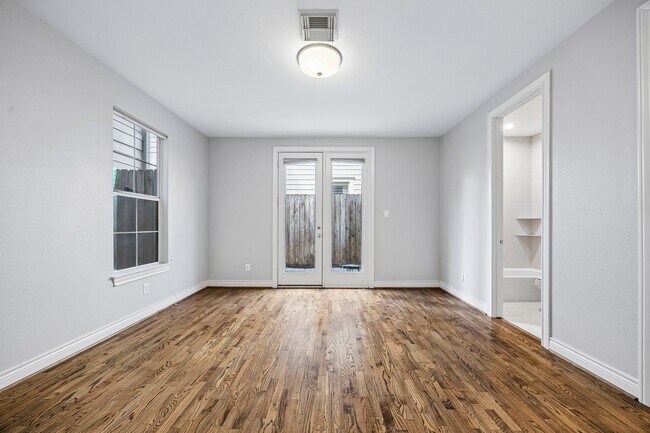 Building Photo - 622 Rutland St