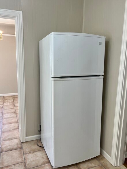 Building Photo - 228 E 17th St