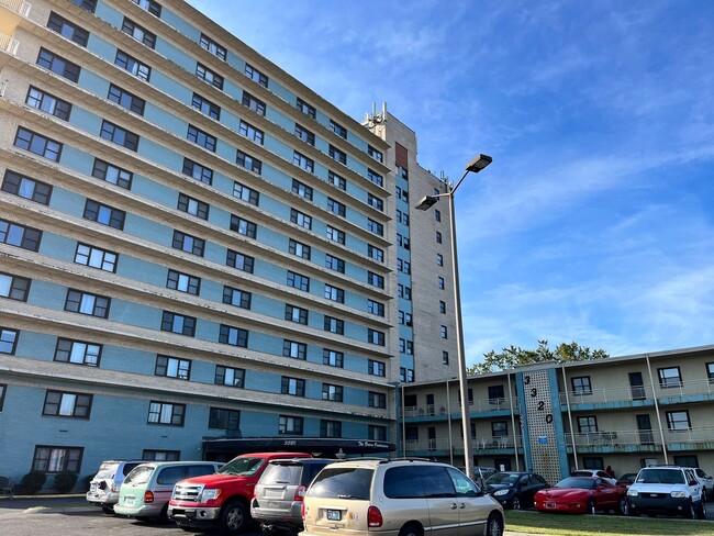 Building Photo - Bashford Manor area 1BR/1BA Condo with all...