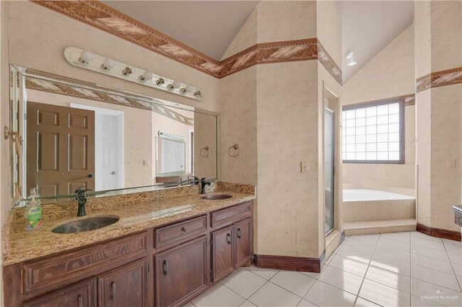 Building Photo - 32 S Cynthia St