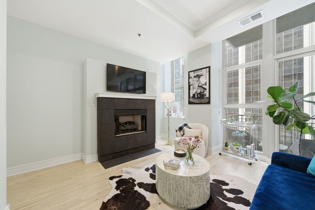 Building Photo - 212 W Washington St