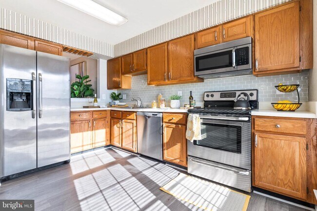 Building Photo - 7820 Somerset Ct