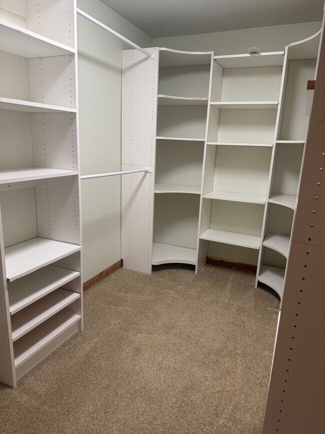 Building Photo - Breathtaking Panoramic Views: Golf Course & Canyon Views Home with Attached Garage in Crooked Riv...