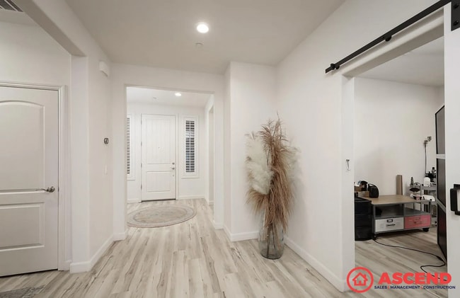 Building Photo - Luxury 4 Bed / 3 Bath Home in Gated Highgate Community – Resort-Style Living