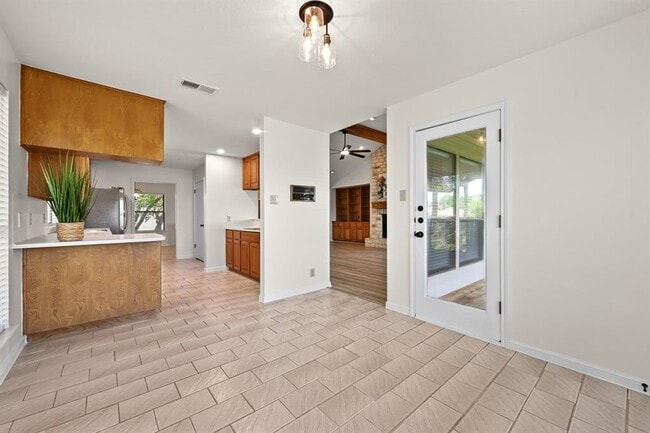 Building Photo - 3510 Native Dancer Cove