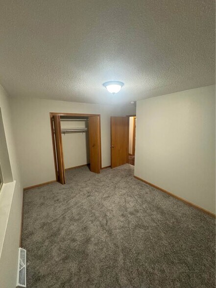 Building Photo - 112 Becker St