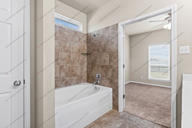 Building Photo - 8012 Redbrush