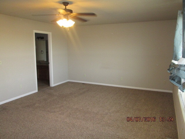 Building Photo - Beautiful Townhome Plenty of Space