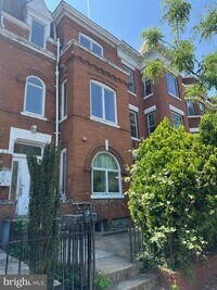 Building Photo - 32 Q St NW