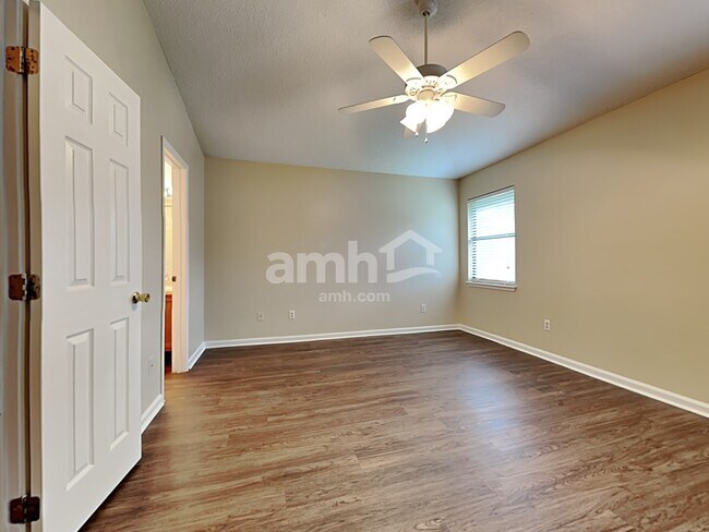 Building Photo - 7602 Putters Cove Dr