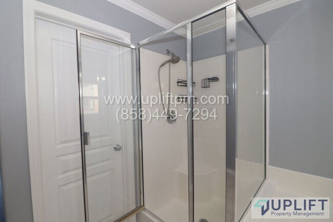 Building Photo - 4300 Newton Ave