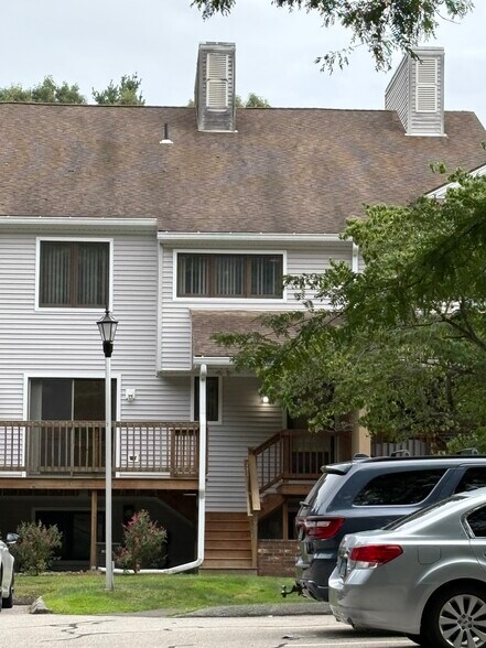 Building Photo - 3 Dutton Place Way