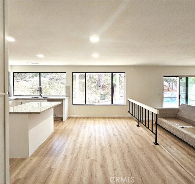 Building Photo - 289 S Solomon Dr