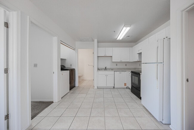 Building Photo - 16033 N 25th St