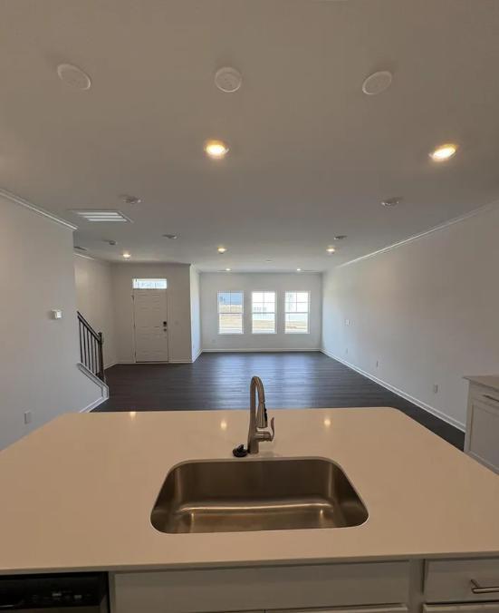 Building Photo - 204 Marelli Dr