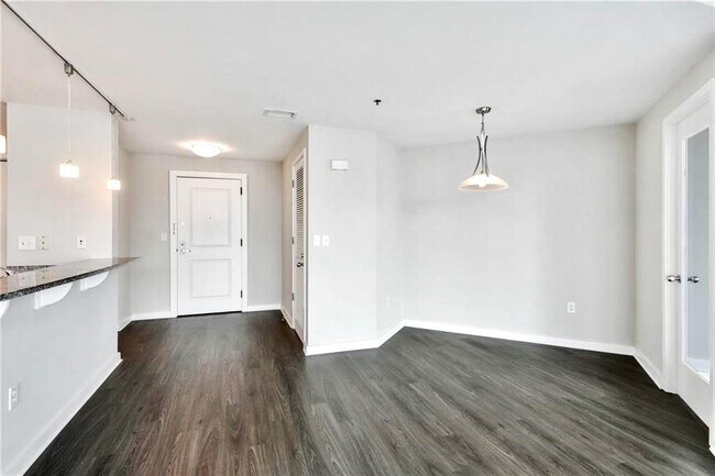 Building Photo - 3338 Peachtree Rd NE