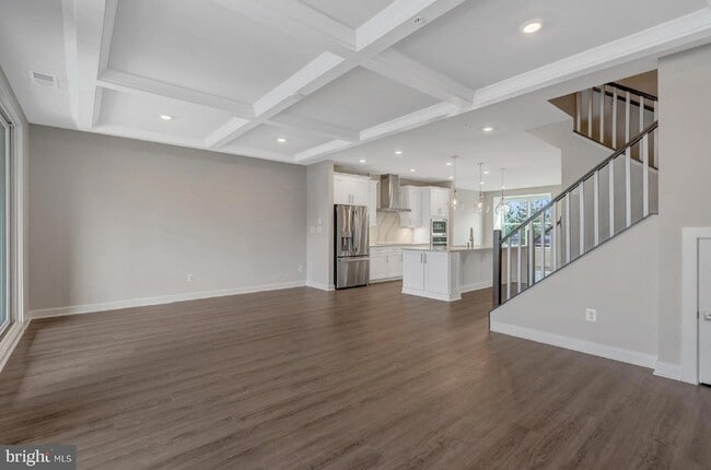 Building Photo - 43769 Metro Ter