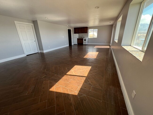 Building Photo - Beautiful Stockton Home with Stunning Moun...