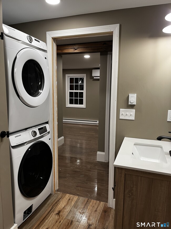 Building Photo - 244 Bigelow Hollow Rd