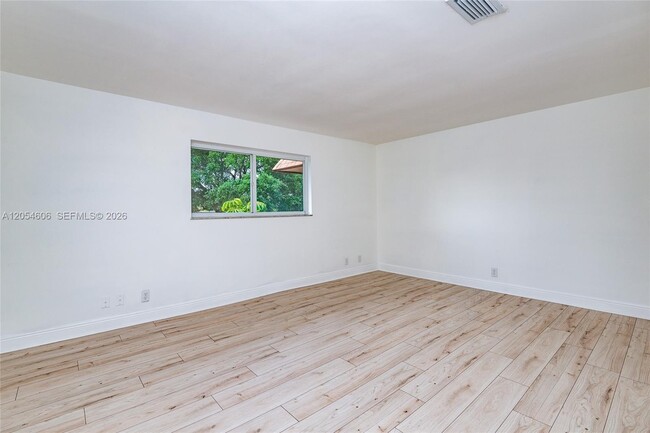 Building Photo - 7920 Kimberly Blvd