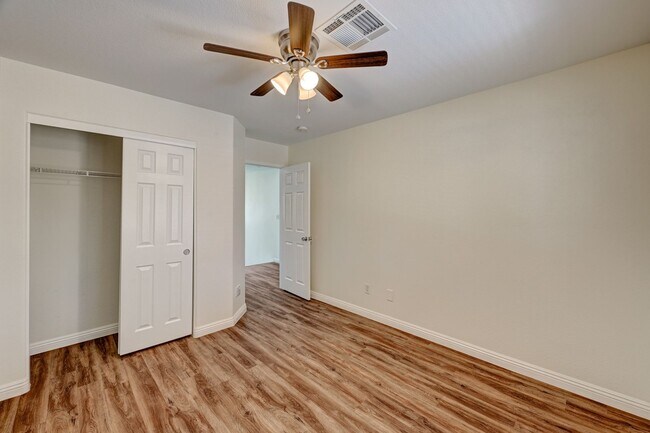 Building Photo - Fully Remodeled 3 Bed/ 2.5 Bath Home For Rent