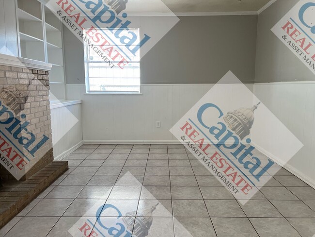 Building Photo - 3 Bedroom With Move In Special
