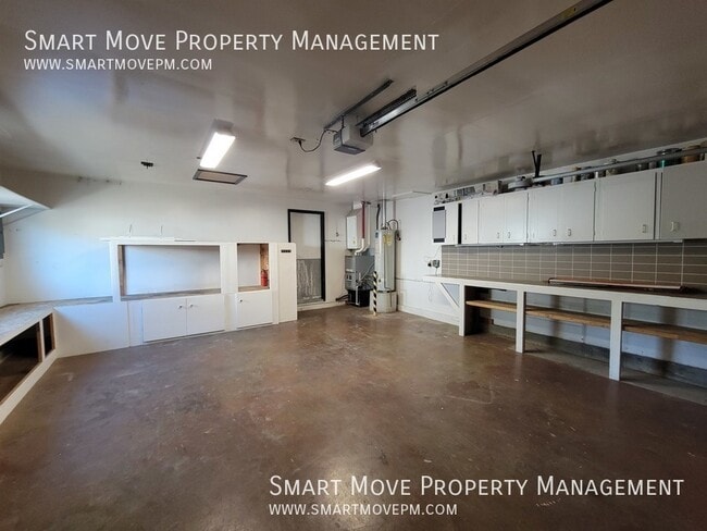 Building Photo - 9990 Skycrest-