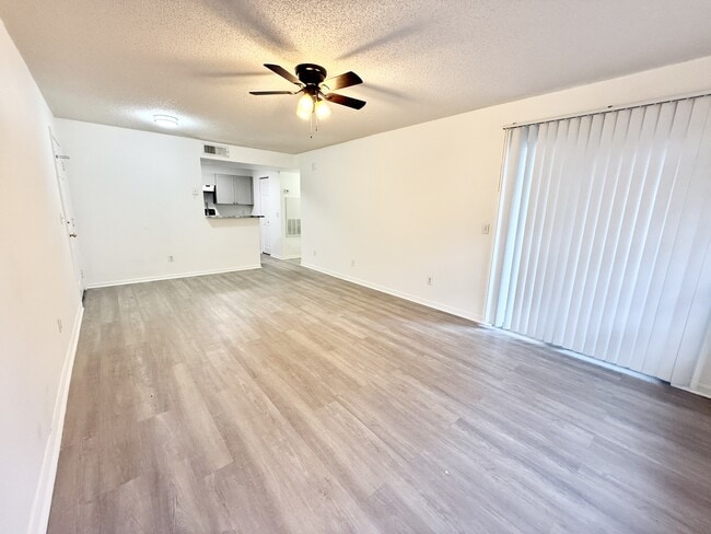 Building Photo - 1033 S Hiawassee Rd