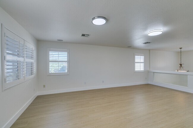 Building Photo - Fabulous Southern Highlands Property