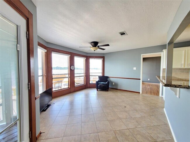 Building Photo - 12628 Pelican Blvd