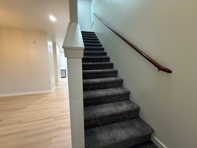 Building Photo - 19102 20th Dr SE