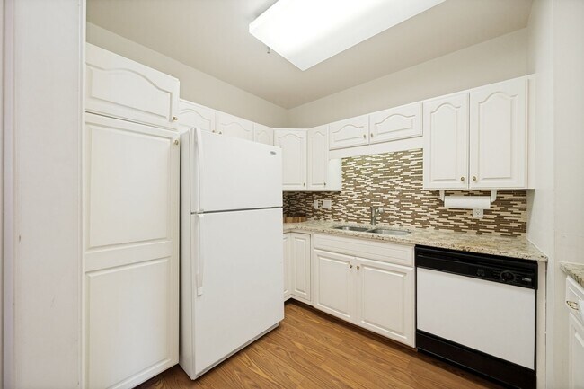 Building Photo - Two Bedroom Condo in Senior Living