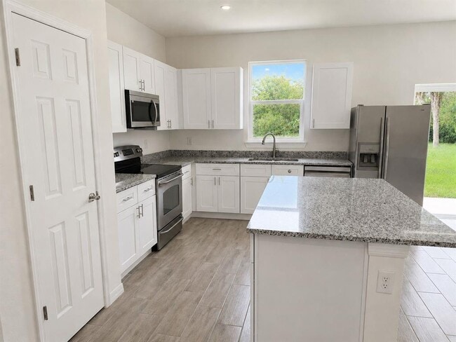 Building Photo - 15010 Community Ave