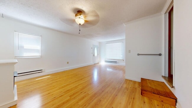Building Photo - Cute ranch, all Electric in Madison Schools