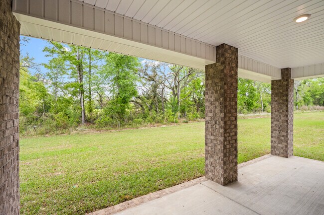 Building Photo - 21073 Teluga Ave