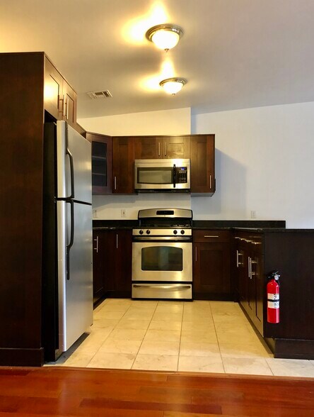 Building Photo - 234 2nd St